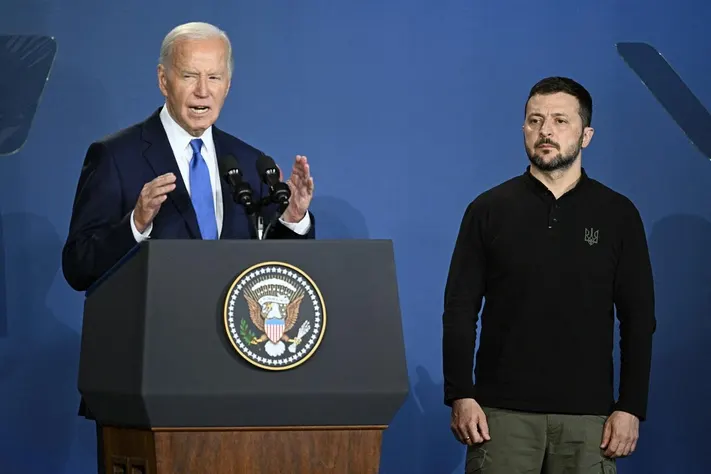 Zelenski, ”milostiv”cu Biden