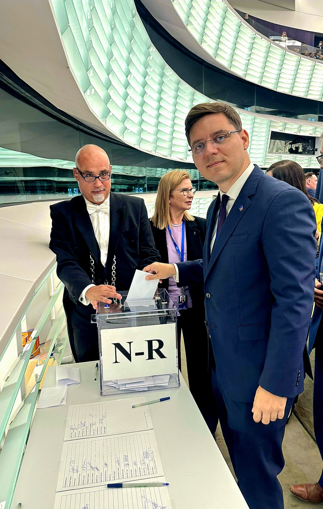 Funcții de vicepreședinți pentru doi europarlamentari români