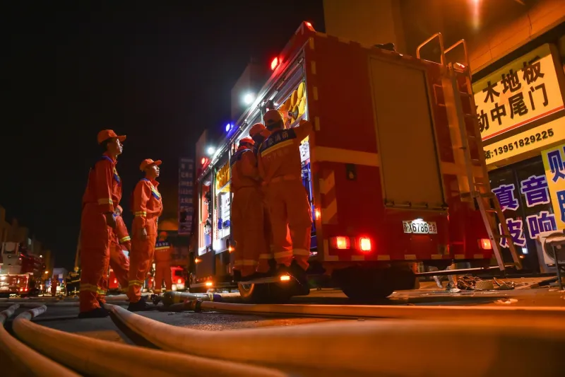 Incendiu soldat cu cel puţin 16 morţi