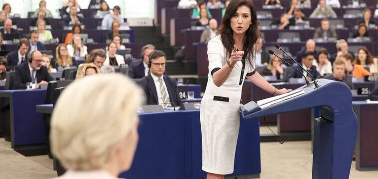 Ursula, putere fără glorie