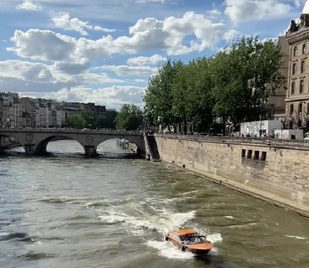 Cursa de triatlon-masculin a fost amânată din cauza nivelului de poluare din Sena
