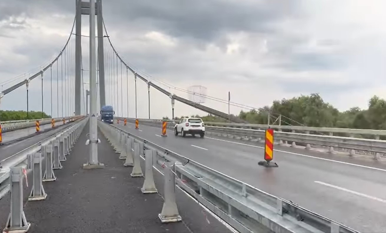 Noi probleme la podul de la Brăila