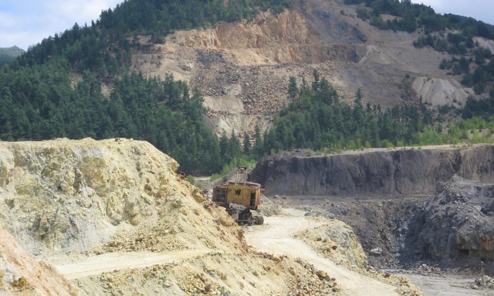 Ce se ascunde în spatele amenințării lui Gabriel Resources?