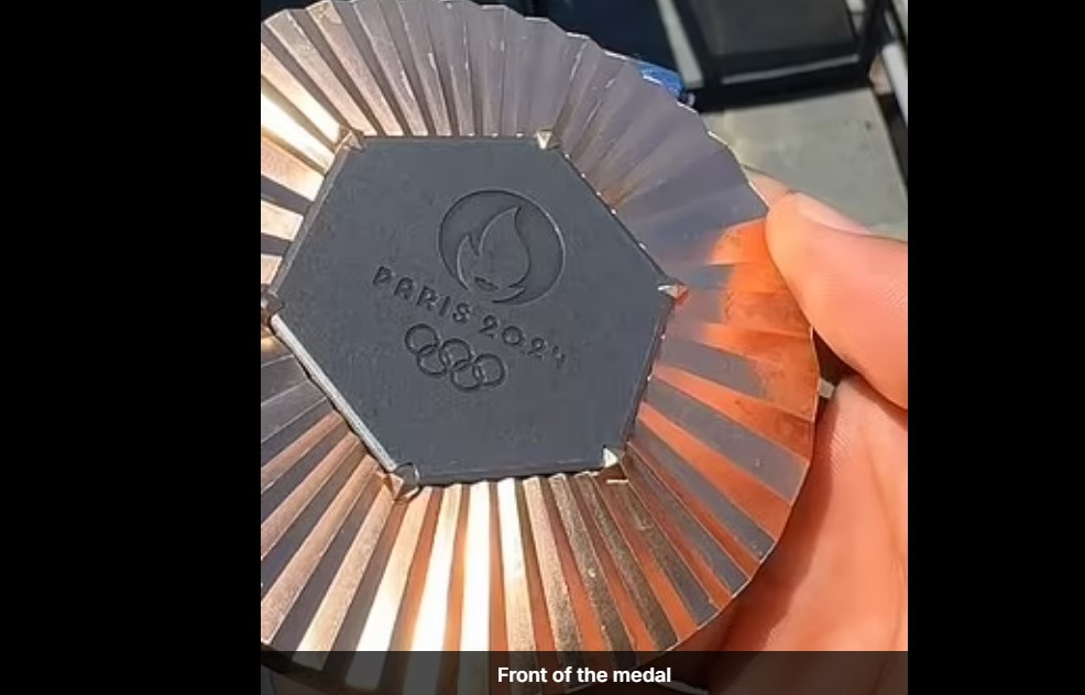 Medalia s-a stricat după o săptămână (foto)