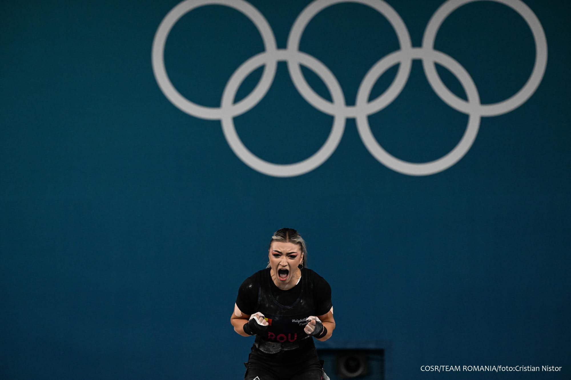 Mihaela Cambei, portdrapelul României la închiderea JO