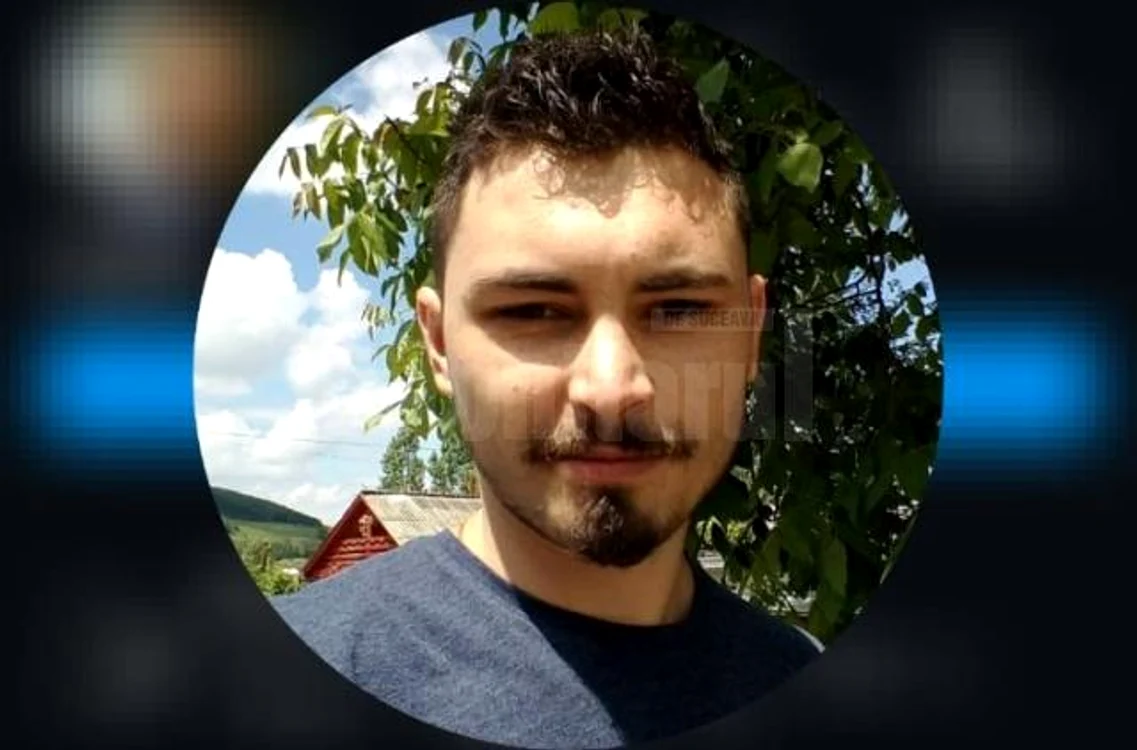 Domnul comisar arăta poze cu ea dezbrăcată