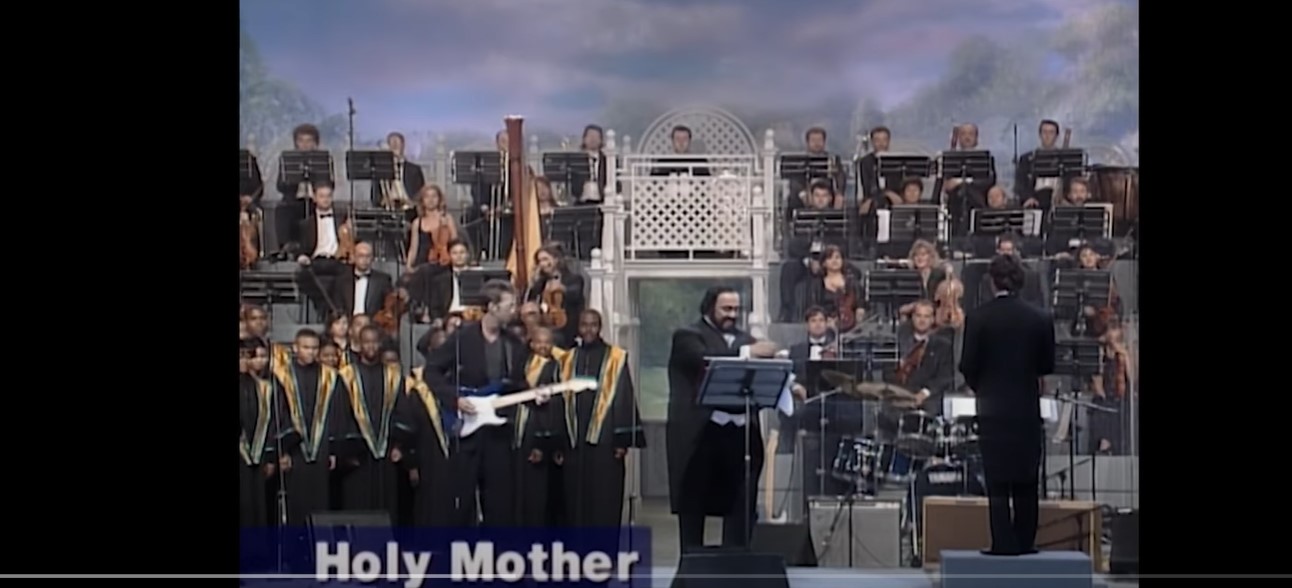 Un cîntec special pentru Maica Domnului (video)