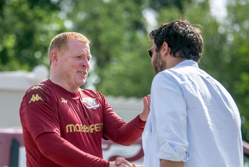 Ce a decis conducerea Rapidului în privința antrenorului Neil Lennon