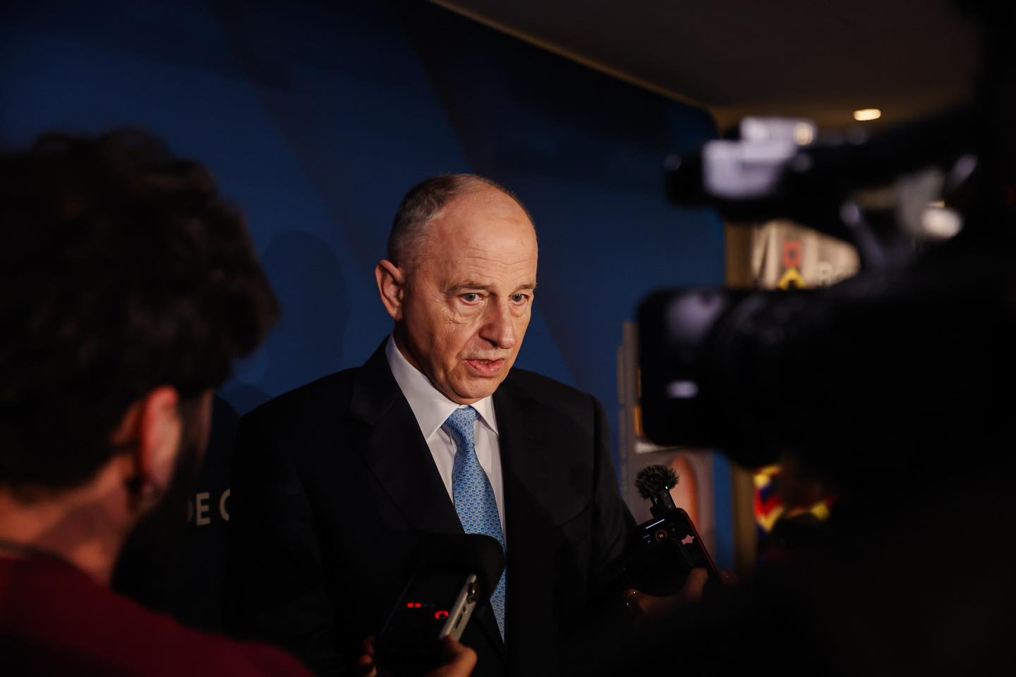 Geoană. ”Miza e uriaşă; să încercăm ceva diferit!”