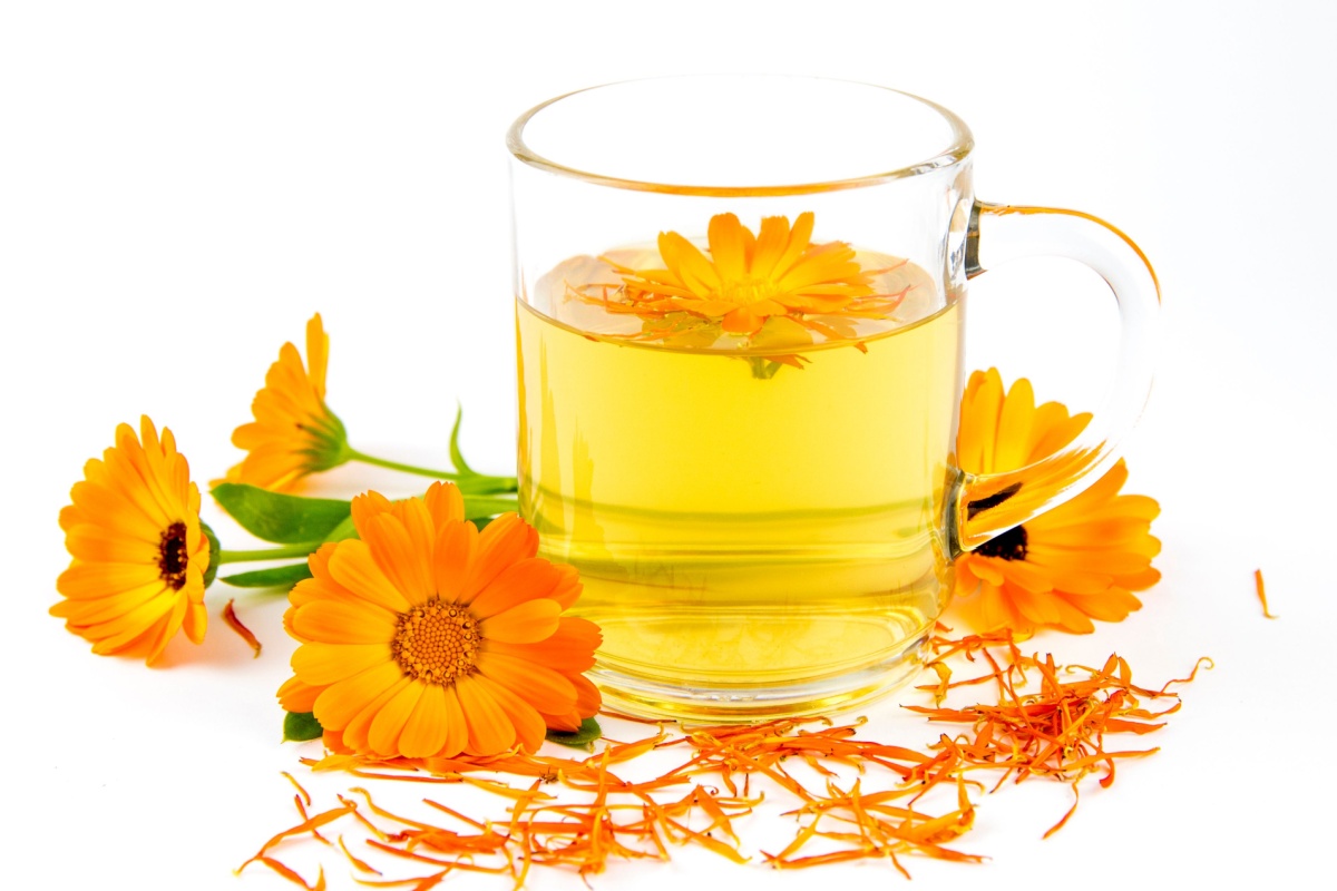 Ceaiul de gălbenele: cum poate ajuta la îmbunătățirea sănătații?