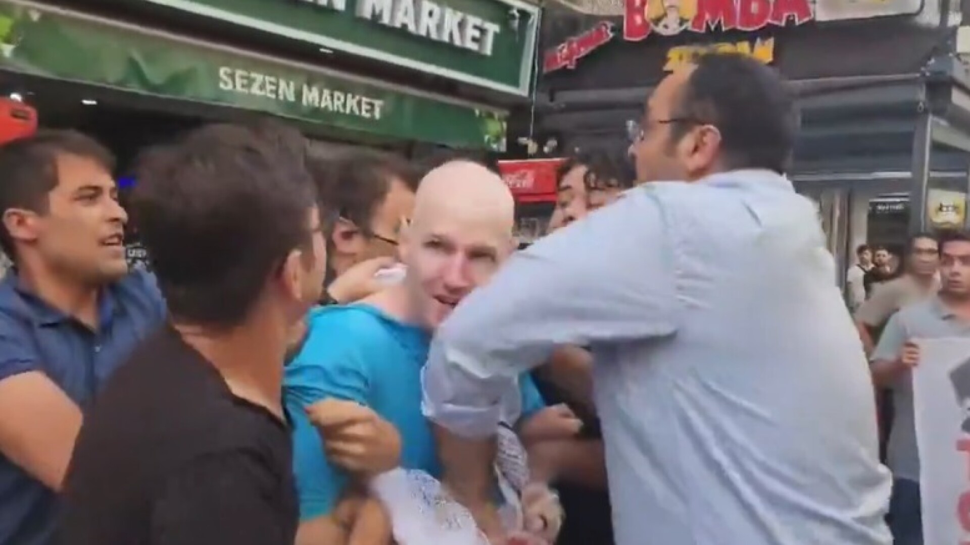 (VIDEO) Militari americani bătuţi în Turcia. „Yankee, du-te acasă!”