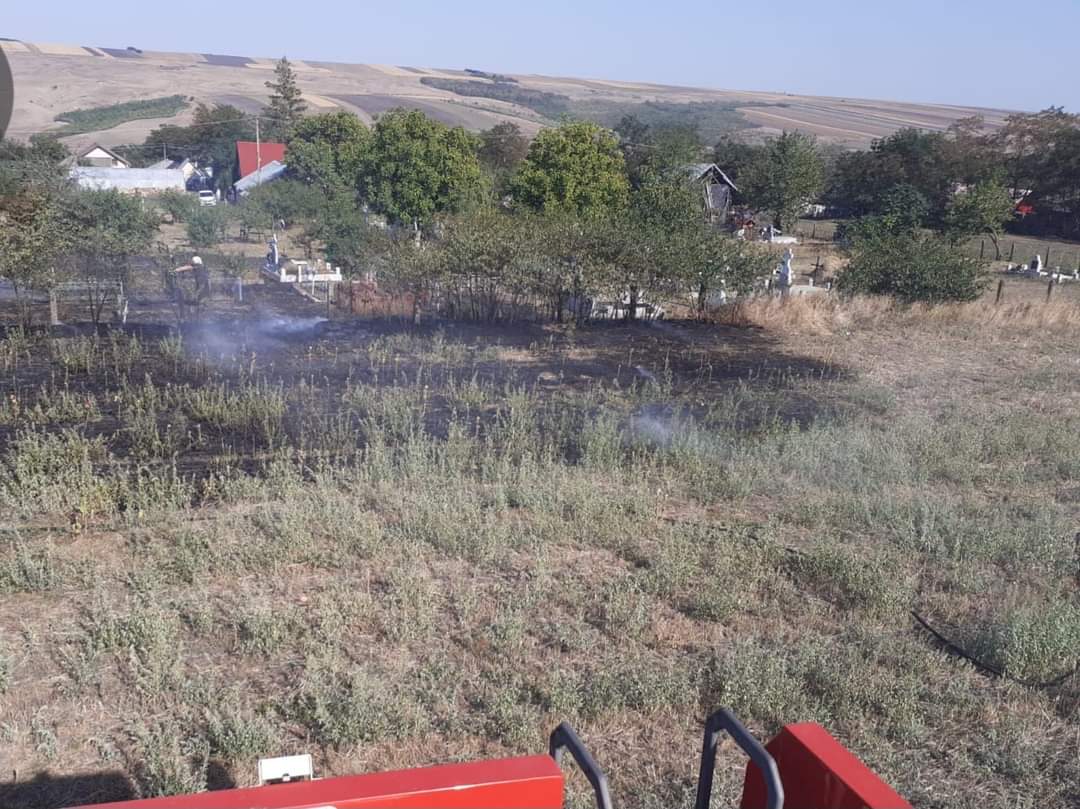 Cimitire incendiate în zi de sărbătoare