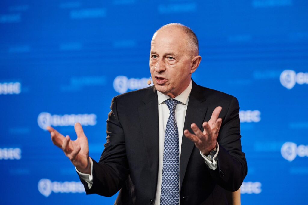 Pe ce se bazează și ce riscă Mircea Geoană?