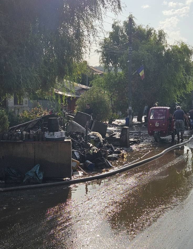 Ăștia nu sunt în stare să ne protejeze de o banală viitură