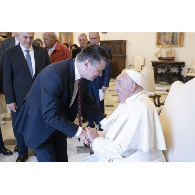 Omul lui Ion Iliescu a fost primit de Papa Francisc