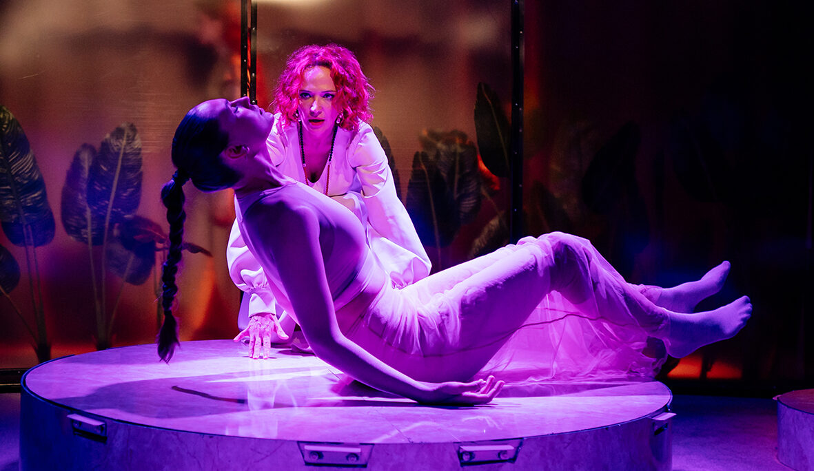 Centrul Central în premieră națională la Teatrul de Comedie