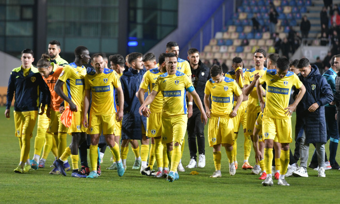Petrolul e pe podium, în ciuda sărăciei