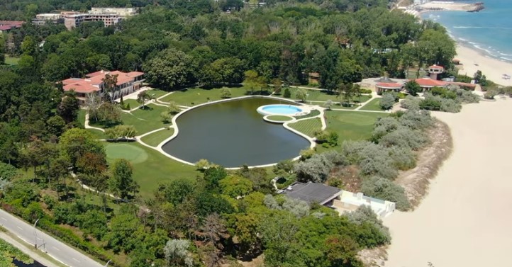 Scandalul cheltuielilor pentru vila de la Neptun: „Trebuie desecretizate”