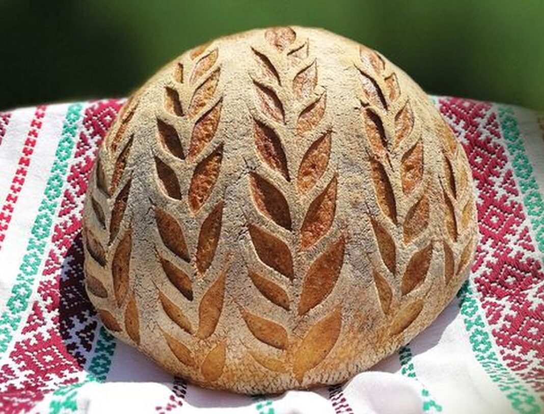 Tradiţiile lor reunite în jurul pâinii de toate zilele