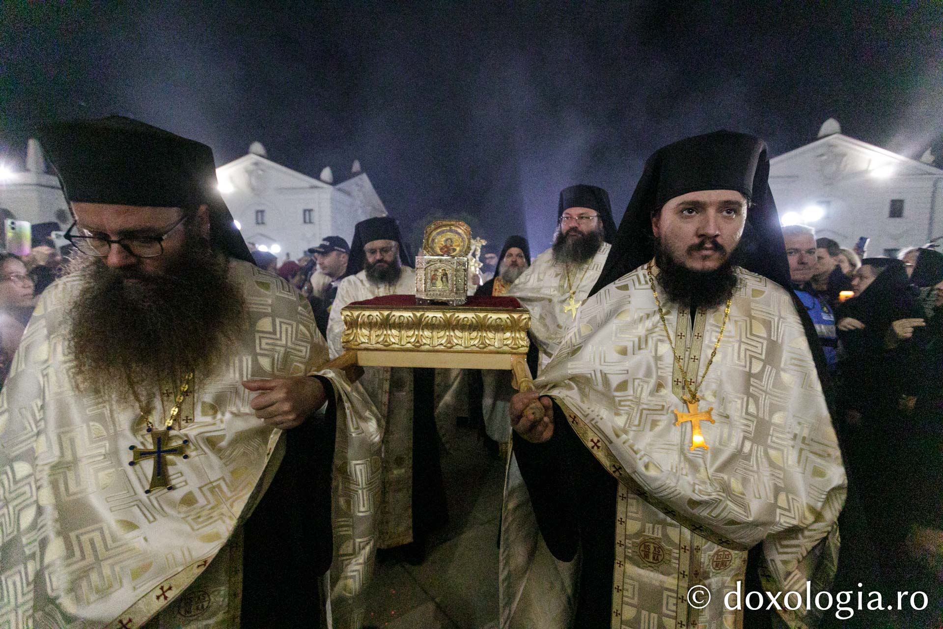 Moaștele unui sfânt tămăduitor, la pelerinajul de la Iași