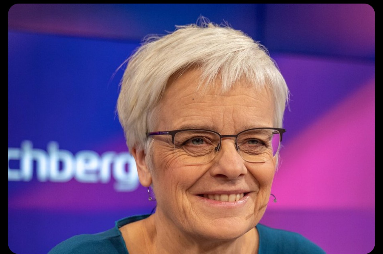 ”Nebunia absolută”, sesizată de Andrei Caramitru