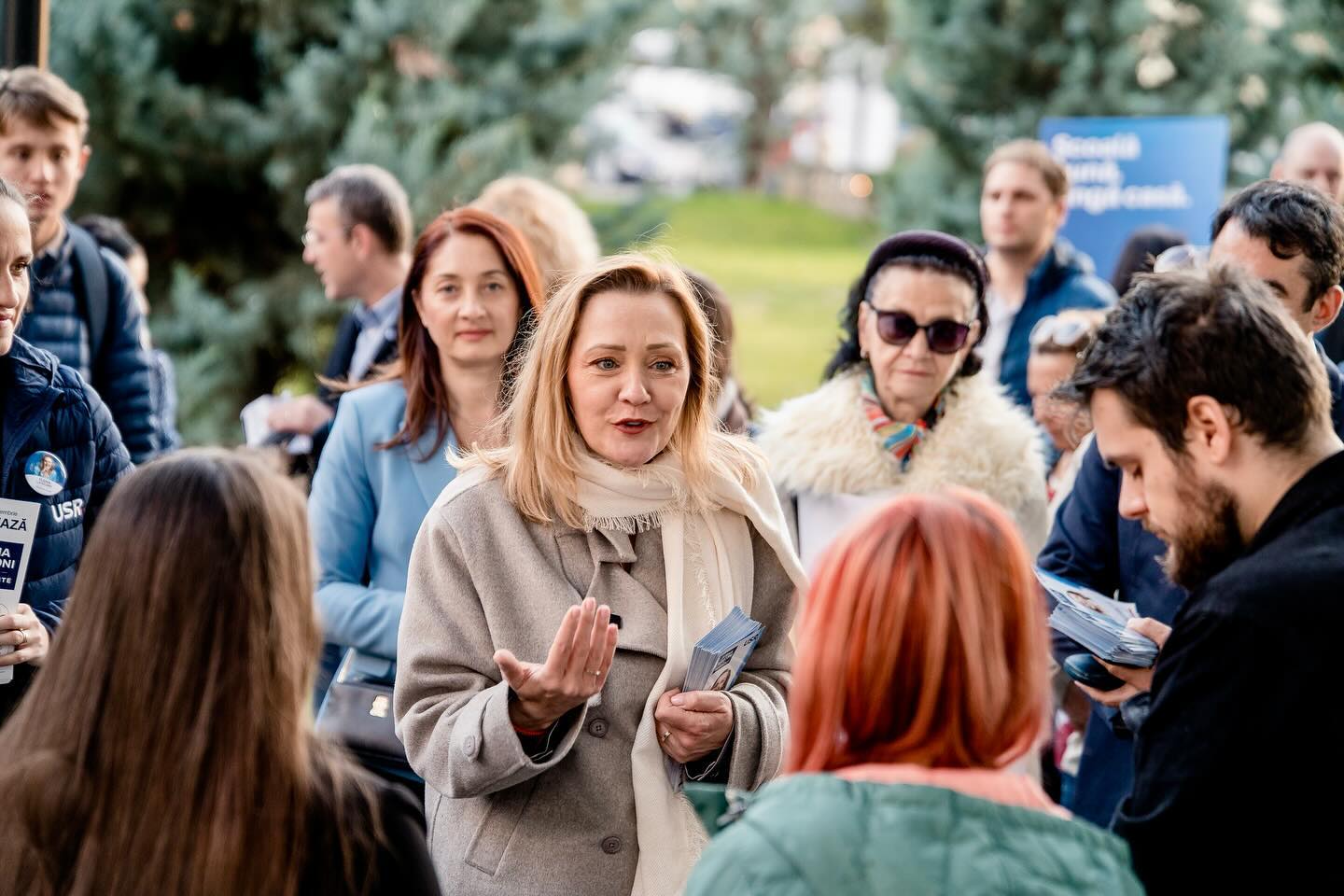 Lasconi: Un jurnalist mi-a spus că sunt trolată de Geoană