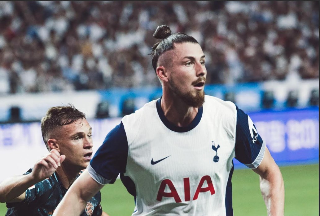 Tottenham i-a răspuns lui Napoli pentru Radu Drăgușin