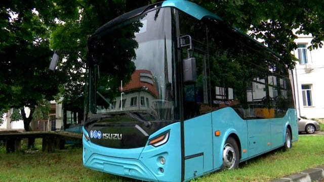 Fără microbuze școlare. „Pot merge pe jos, călare…”