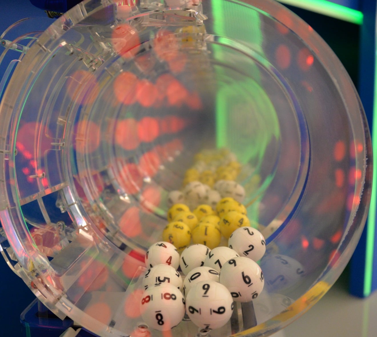 Moș Crăciun i-a adus jackpotul la loterie