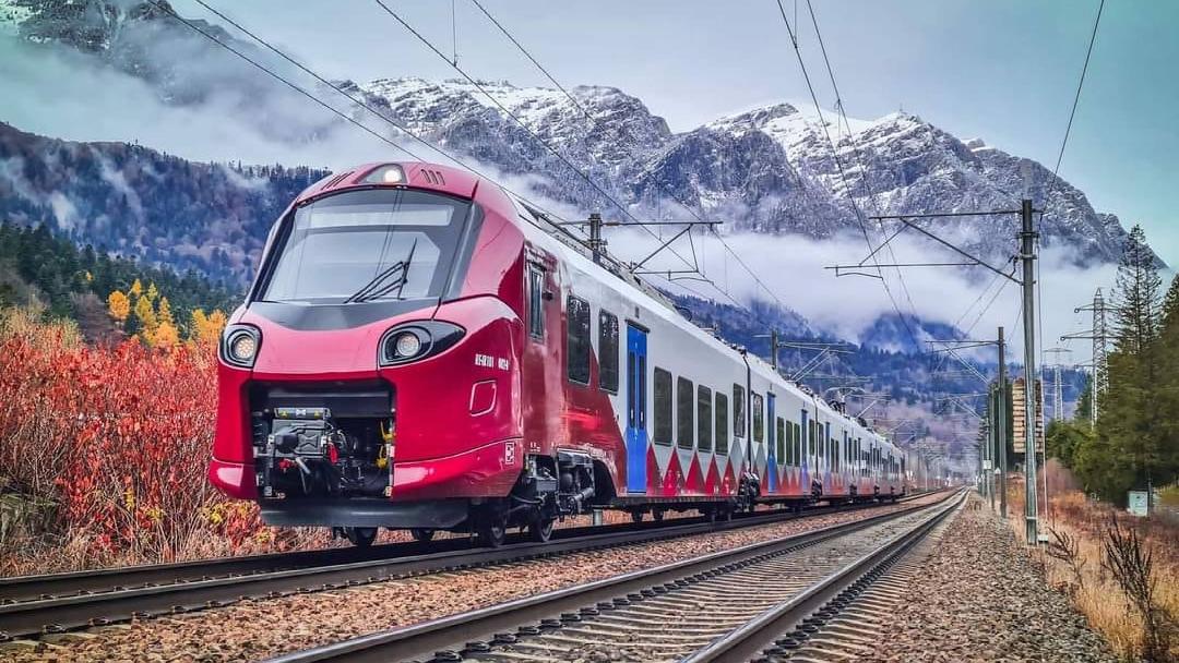 (VIDEO) Primul tren electric modern a plecat din Gara de Nord