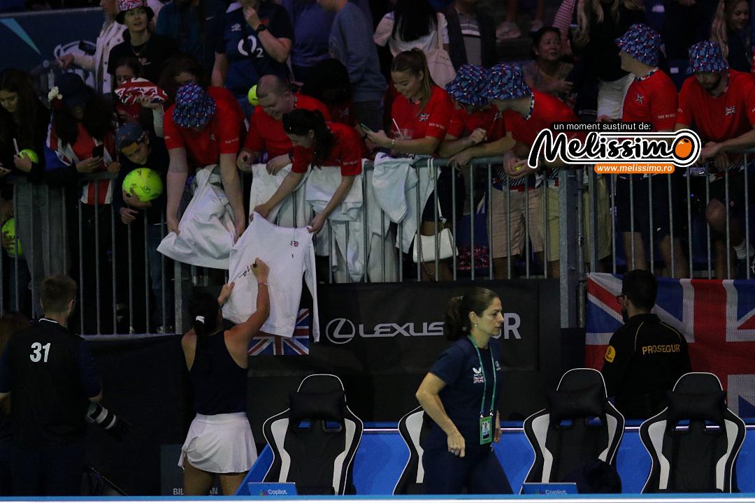 Emma Raducanu câștigă, dar Marea Britanie pierde