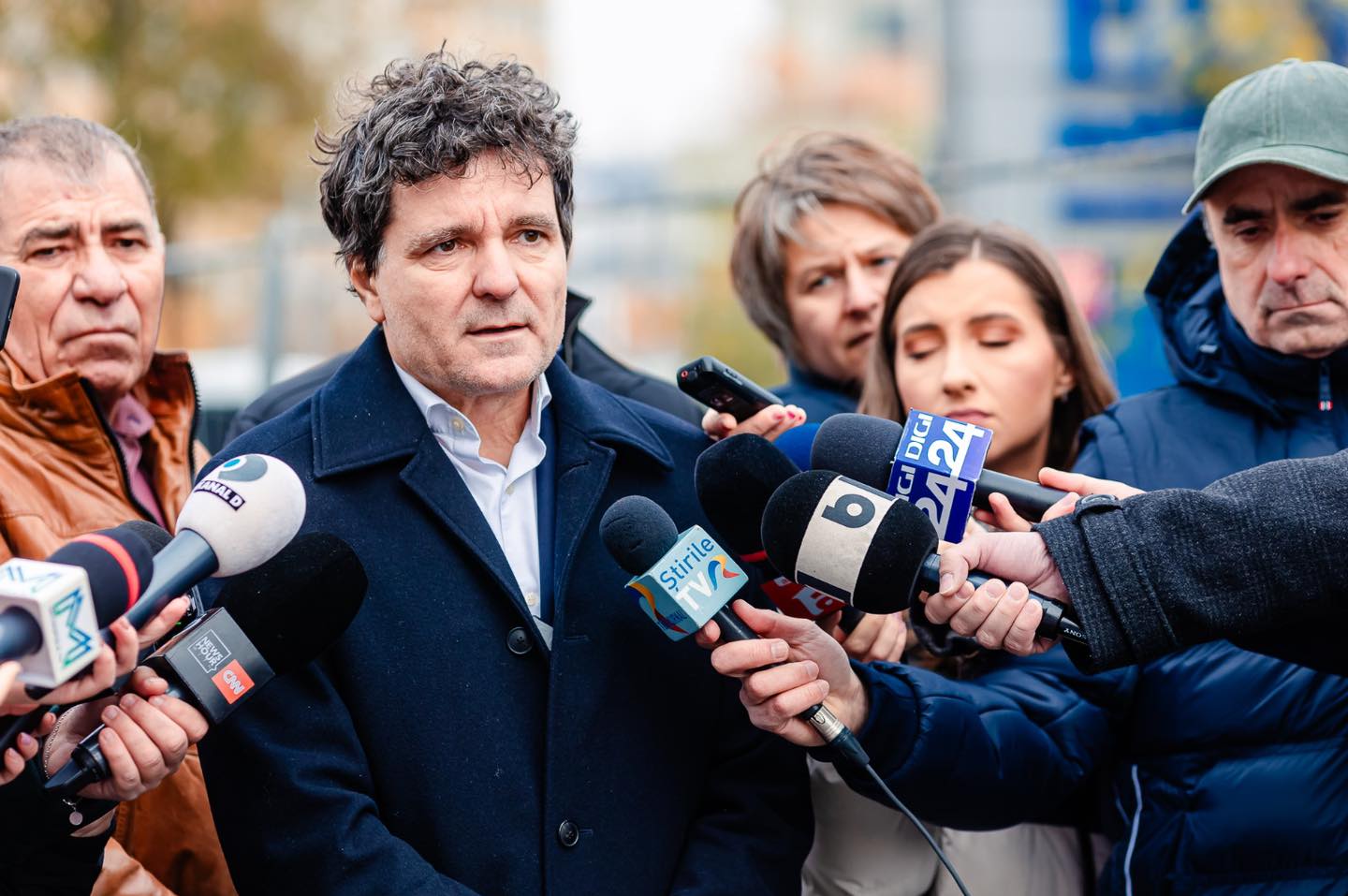 Nicușor, te-așteaptă niște voturi pe str. Trotușului!