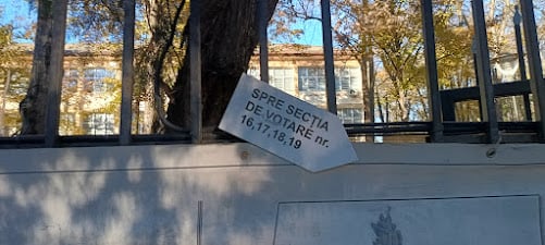 Războiul nostru hibrid și culisele alegerilor