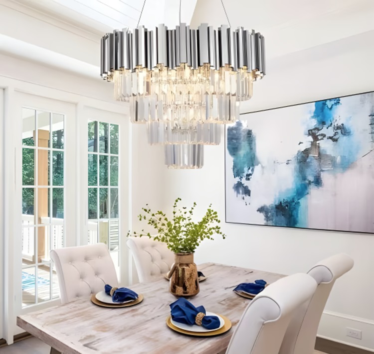 Vrei un element de iluminat care să capteze privirile? Alege un candelabru!