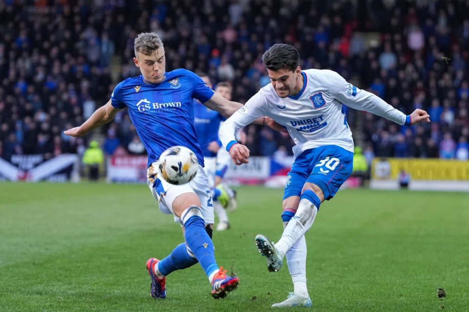Antrenorul lui Rangers își pune cenușă în cap  
