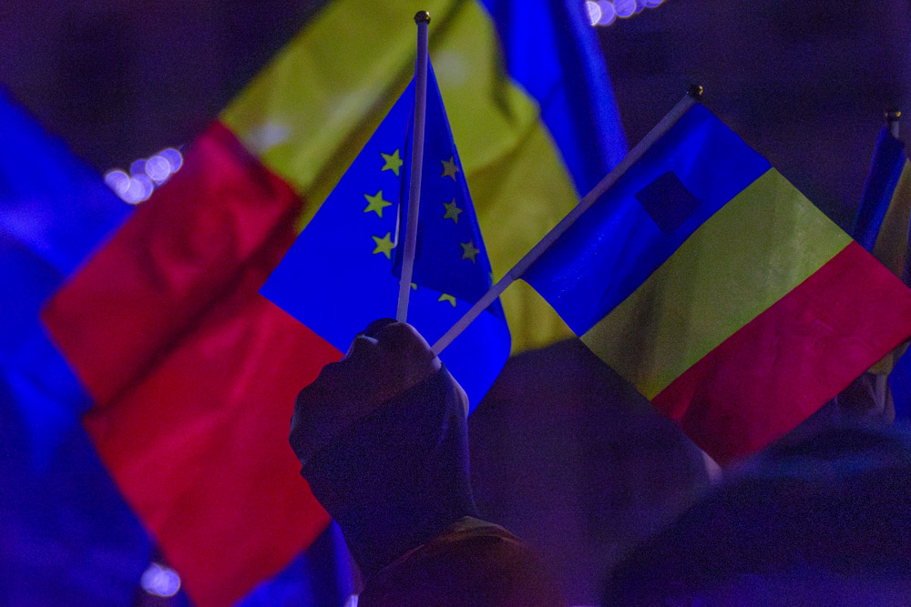 Protestul de joi. Tineri și acoperiți de gânduri