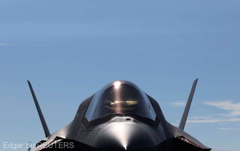 Polonia ṣi-a activat forţele aeriene