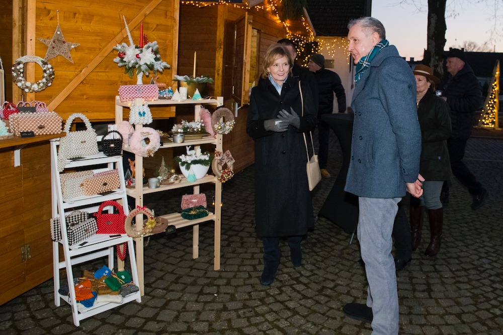 Târgul de Crăciun, de la Castelul Regal Săvârşin