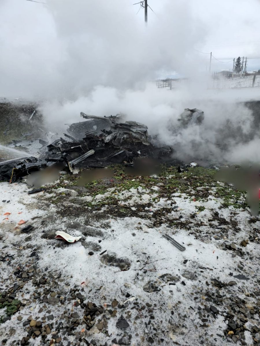 Au pierit arși de vii după ce mașina a luat foc