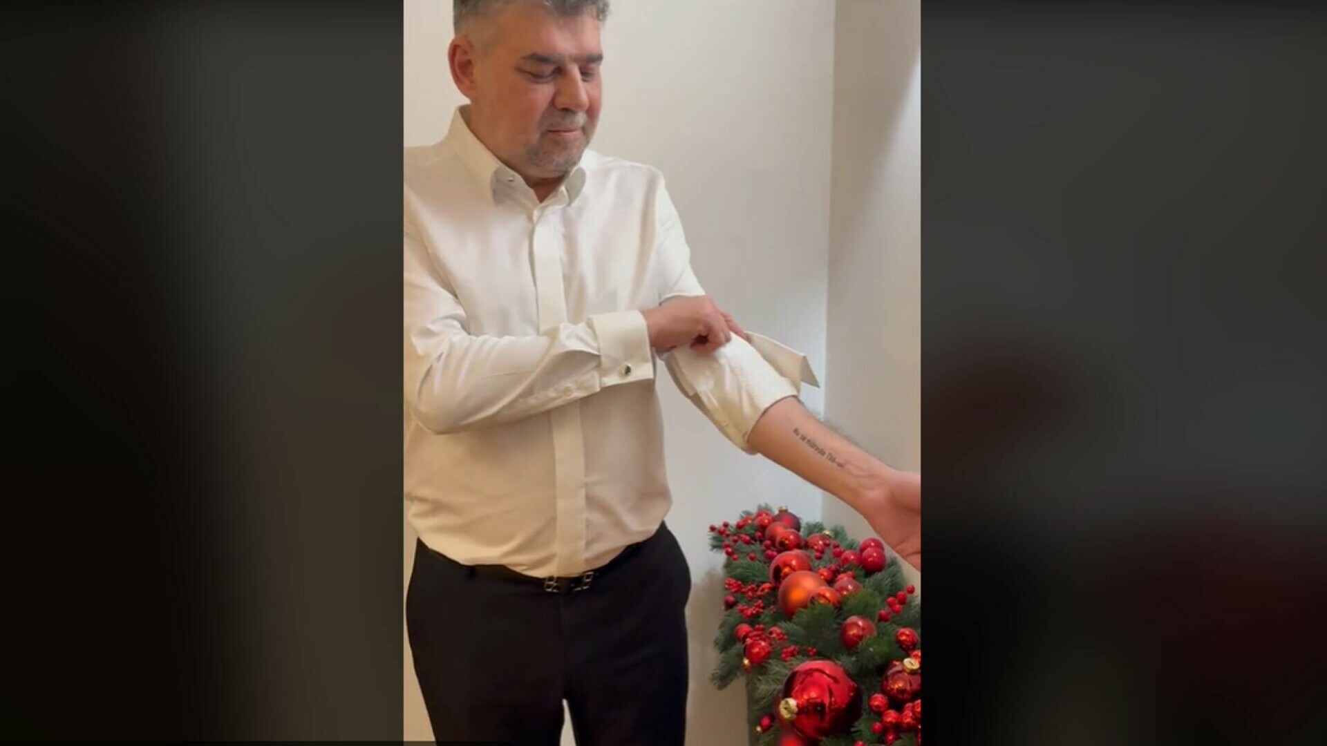 Râde lumea. Tatuajul lui Ciolacu şi clanţa lui George Simion