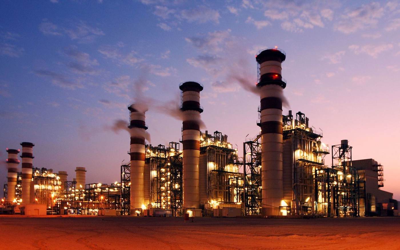 Patronii Rompetrol, interesați de rafinăria Lukoil din Bulgaria