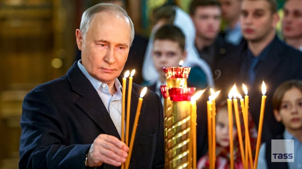 (VIDEO) Putin, la biserică. A cerut să-i fie gravat numele