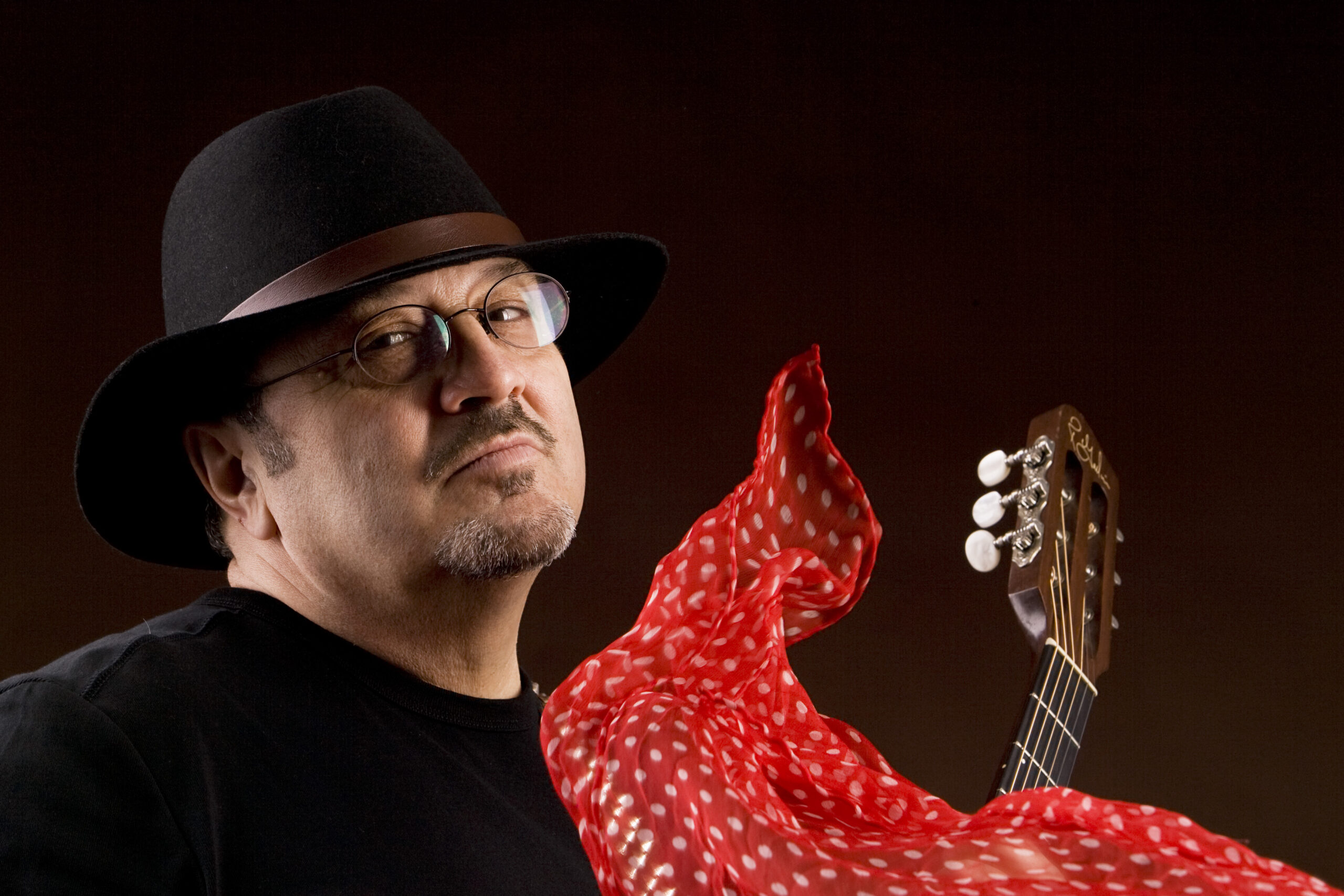 „Eșarfă în dar – Classic” la Sala Palatului şi în alte 9 oraşe