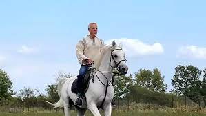 Antonescu îl provoacă pe Georgescu. ”În politică nu e cum te plimbi tu pe căluț”