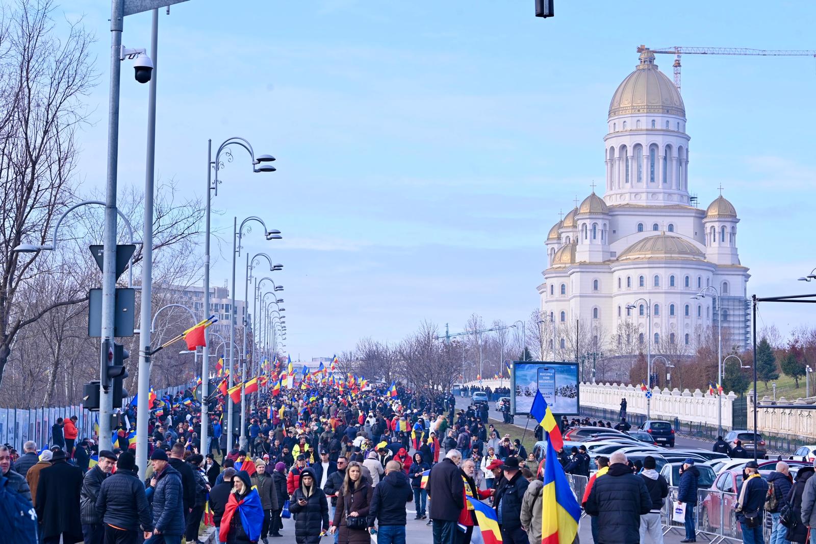 Miting de amploare la CCR: „Iohannis arestat, arestat și condamnat”