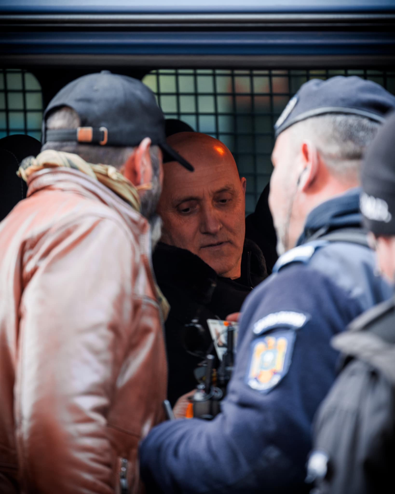 Horațiu Potra, ridicat de jandarmi din mijlocul protestatarilor