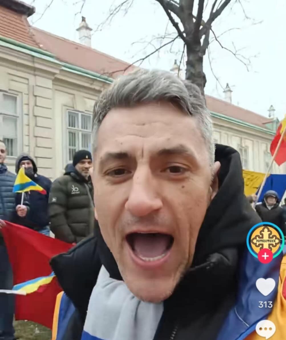 Vocea românilor se aude dincolo de granițe. ”De la Viena pentru Iohannis și CCR!„
