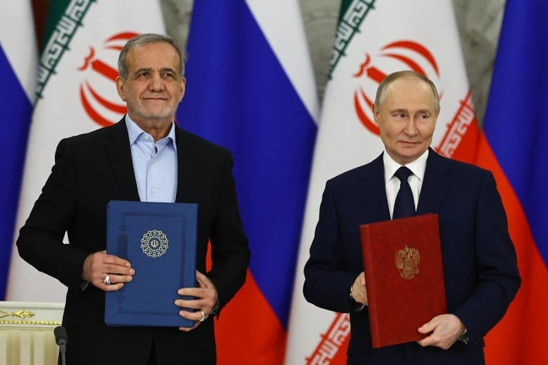 Pactul Rusia-Iran: din toate câte puțin, în total nimic