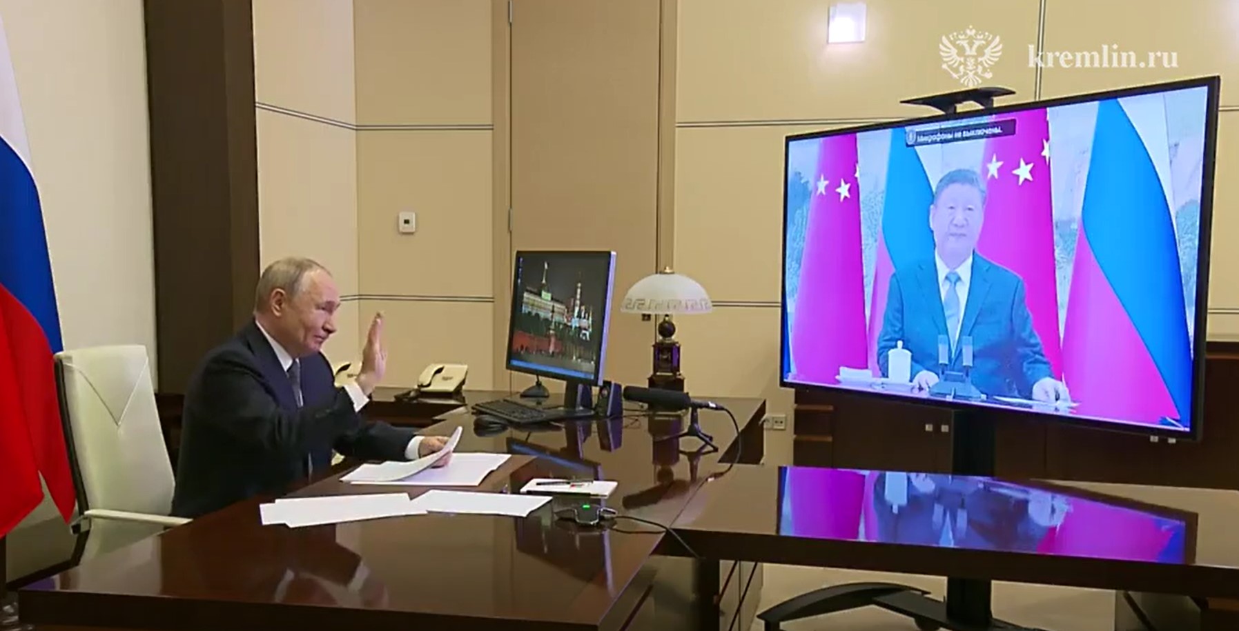 Trump se înscăunează, Putin și Xi dialoghează