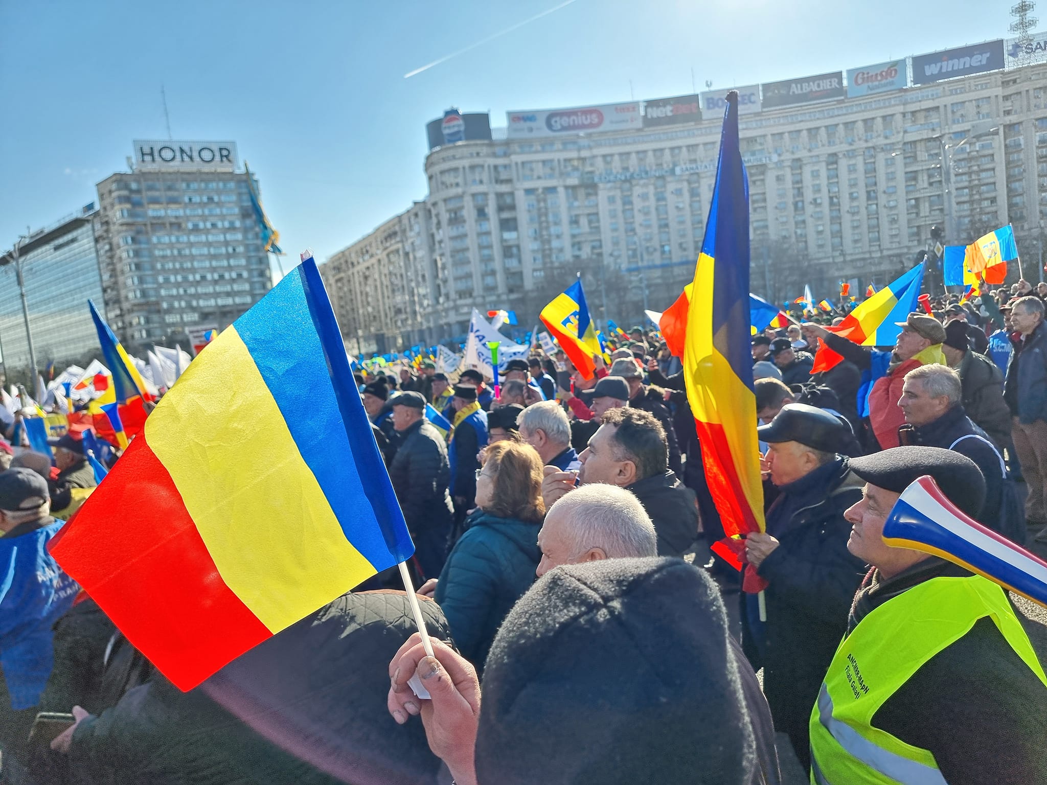O echipă Digi24, agresată în Piața Victoriei